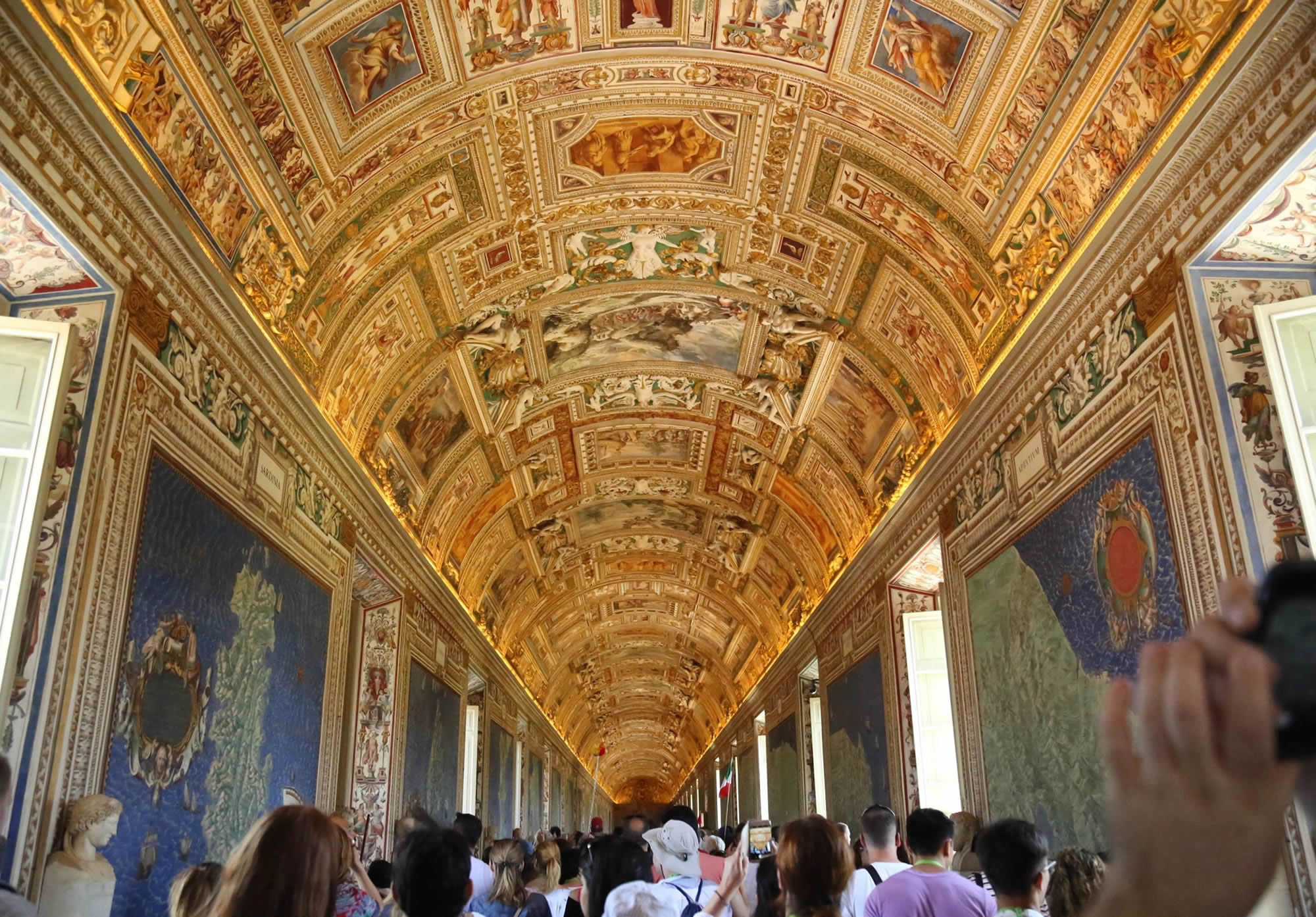 La Galería de los Mapas Geográficos en los Museos Vaticanos en Roma